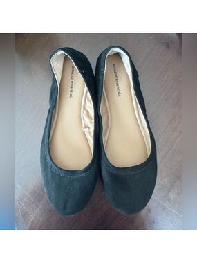 Amazon Essentials Women's Black Microsuede Belice Slip On Ballet Flats. Size 9